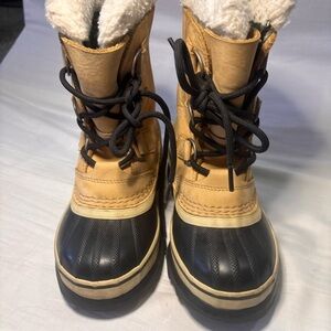 Sorel unisex Kids Tan and Black Weatherproof Boots with Sherpa Collar